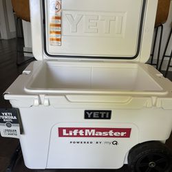 Brand NEW Yeti Tundra Cooler For Sale!!!