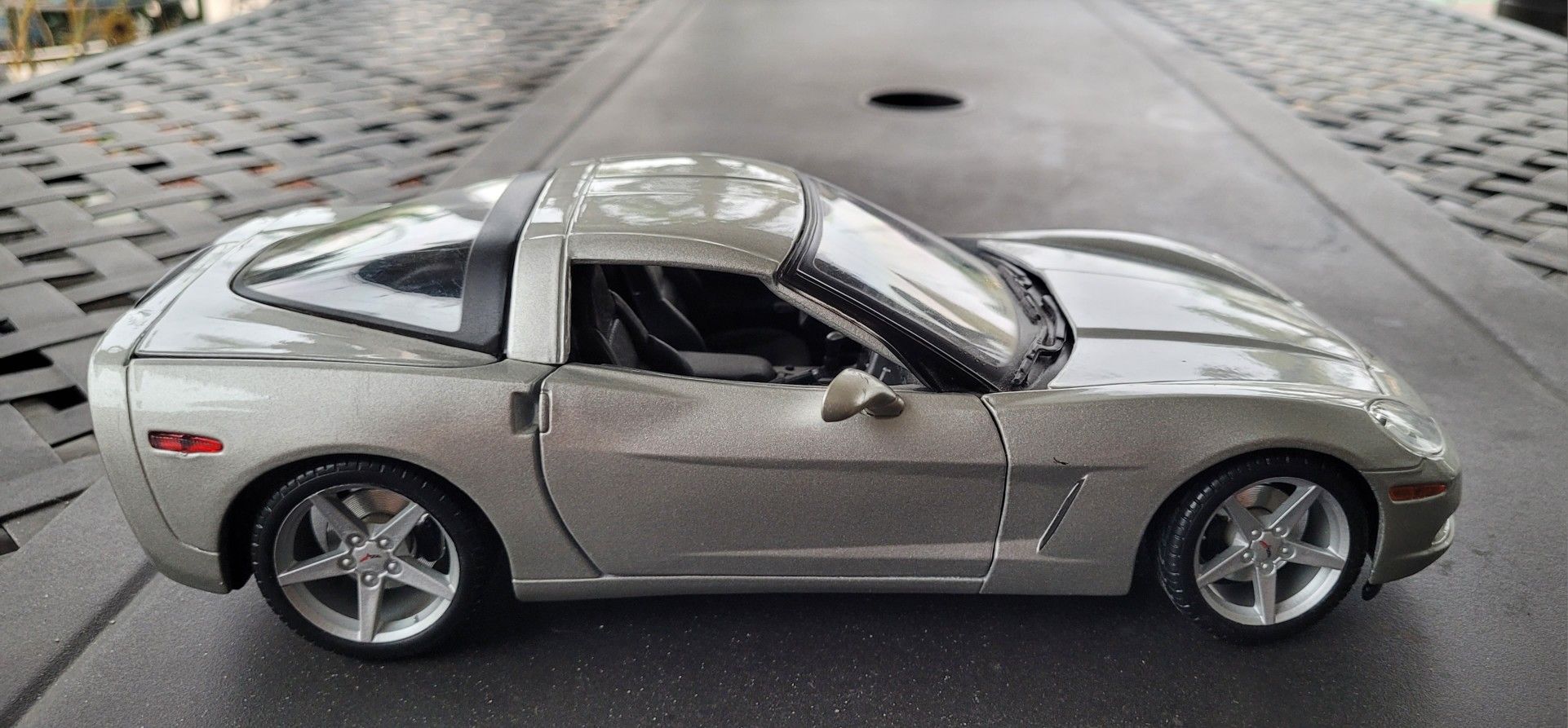 Miniatura em Metal Chevrolet Corvette 1970 1/24 Maisto - Corre Que Ta