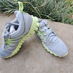 Reebok Sneakers Women Size 7.5 