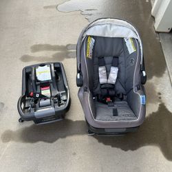 Graco Car Seat With Extra Bottom 