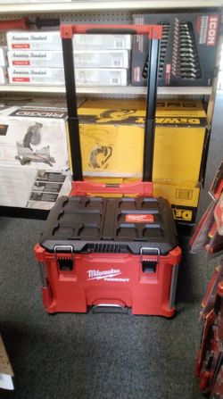 MILWAUKEE PACKOUT ROLLING TOOL BOX