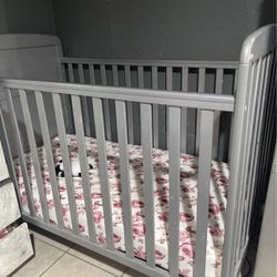 Baby Crib With  Changing Table