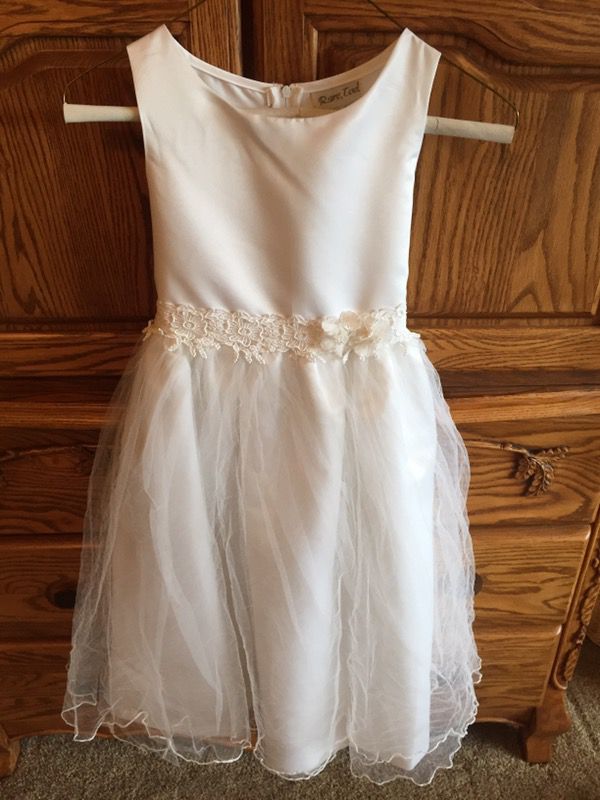 Size 7 Girls Flower Girl Dress (White)