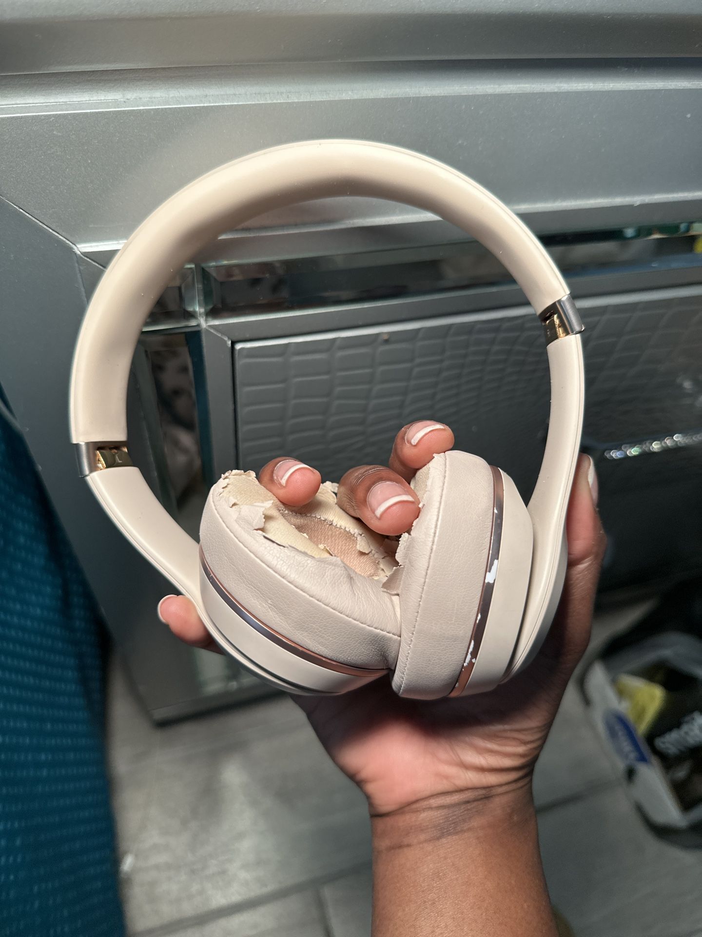 Solo Beats Wireless Headphones 