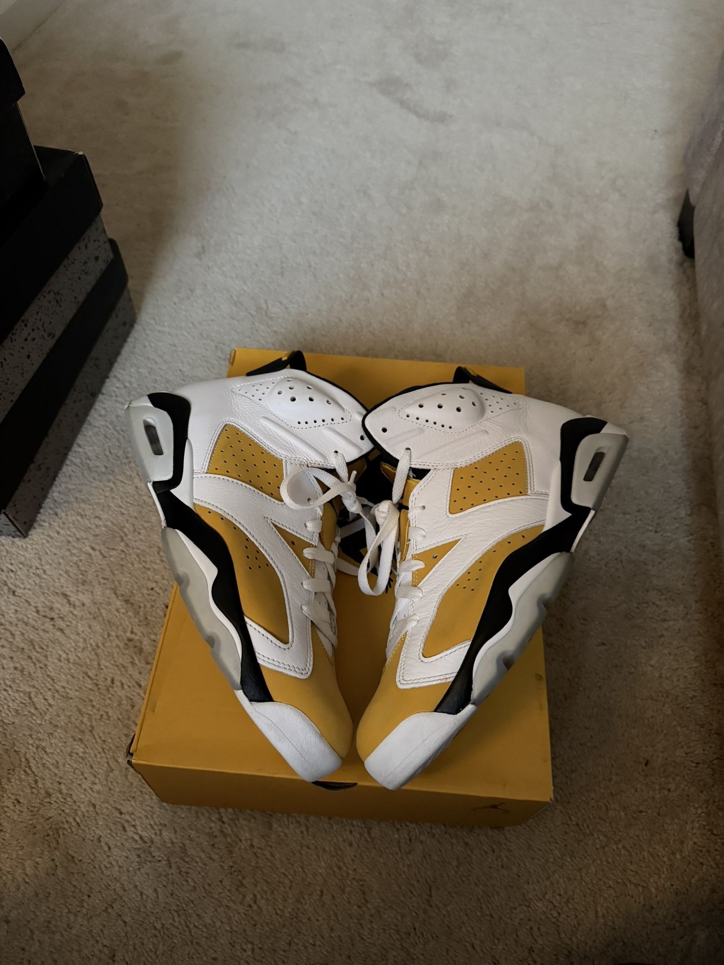 Jordan 6 Yellow Ochre 11M