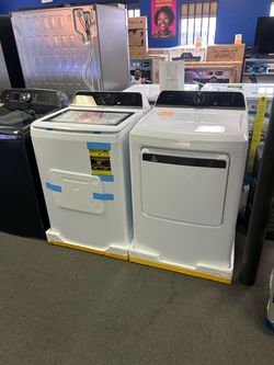 Frigidaire Top Load Washer and Gas Dryer!!