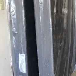 CA King Box Springs (or 2 Twin)