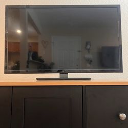 Insignia 32” TV