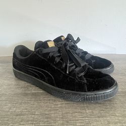Puma Basket Big Kid’s Black Gold Classic Velour Jr Sneakers Size 5 366385 03
