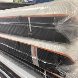 Tempur - pedic.  TEMPUR - proAdapt 12" firm King Size Mattress 

Brand new Mattress 

