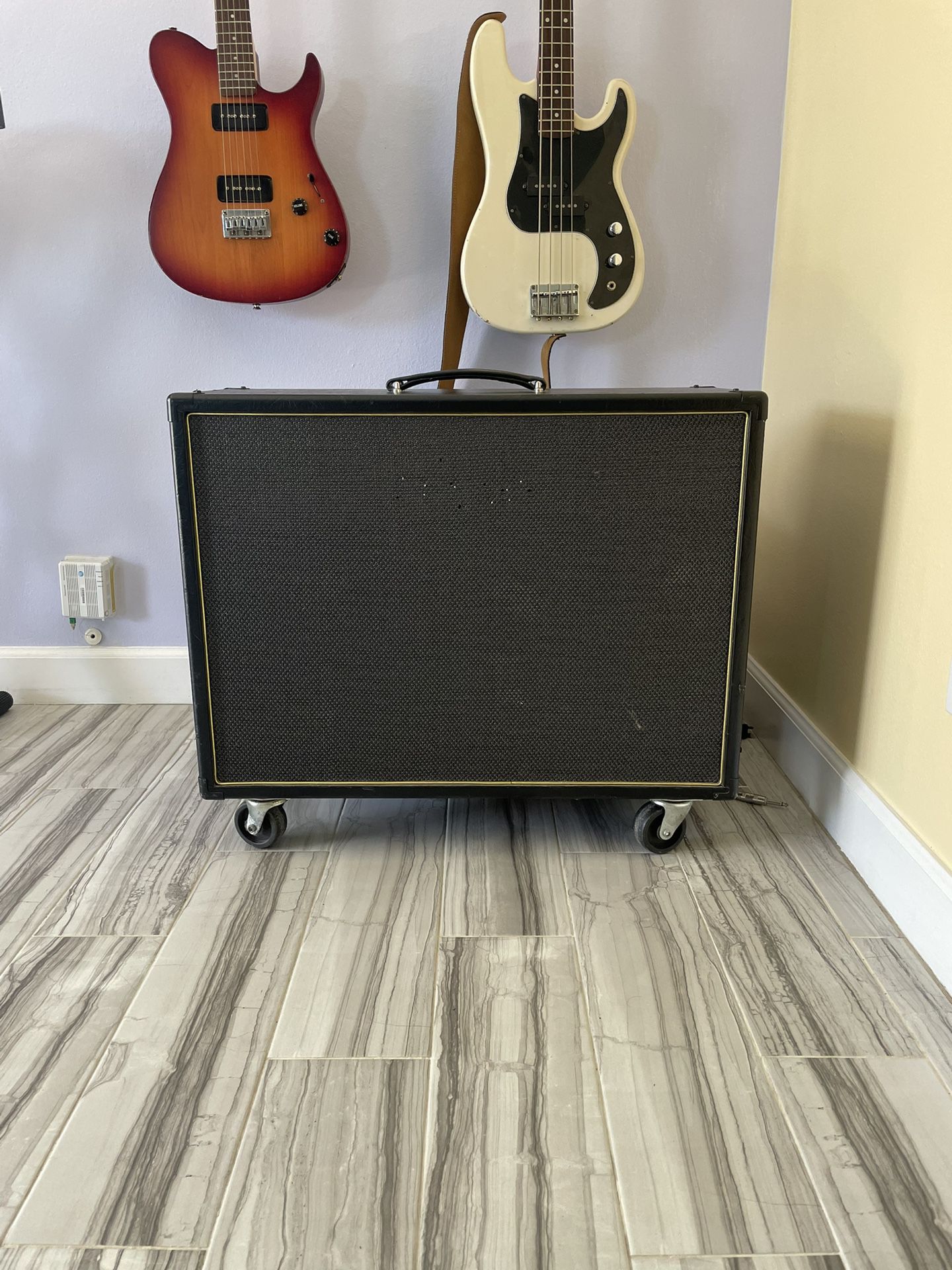 Custom Guitar Cabinet Amp