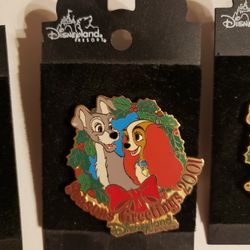 Disney 2001 Season Greeting Pin