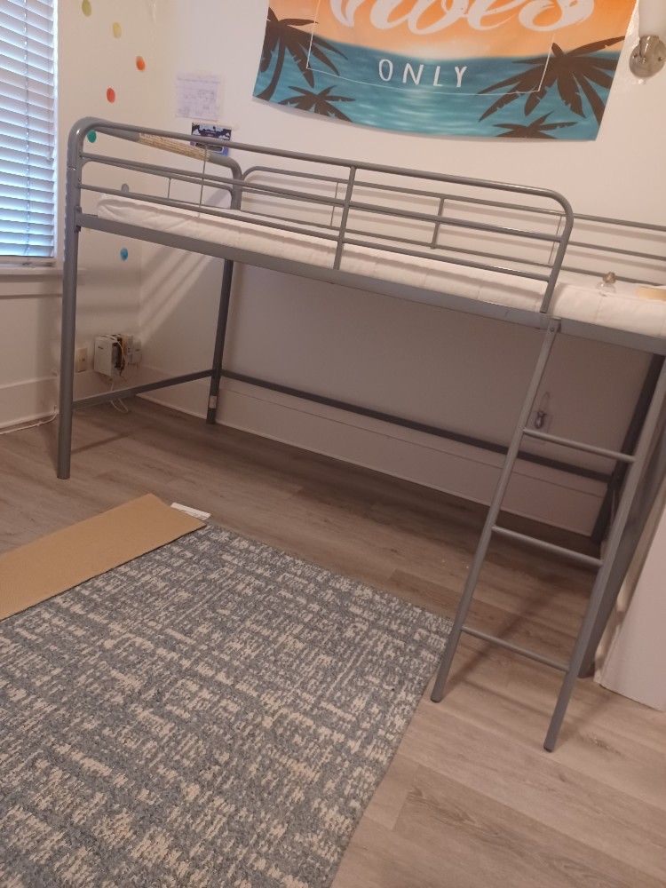 Bunk/Loft Bed for Kid