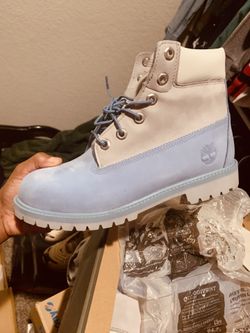 BRAND NEW TIMBERLAND