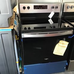 New Scratch And Dent Whirlpool 5 Burner Glass Top Stainless Steel Range. 1 Year Warranty 