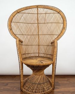 ***Vintage Woven Rattan Peacock Chair***