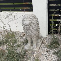 Lion statues