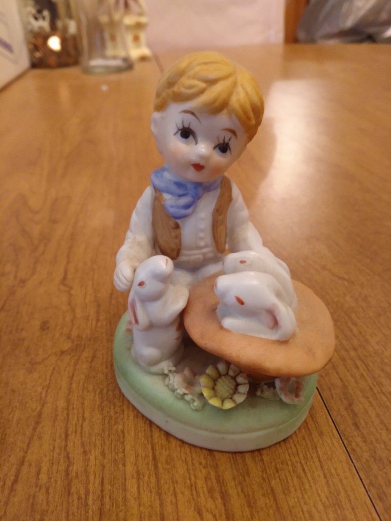 Hummel Figure