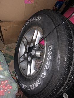 New Jeep Grand Cherokee spare tire with rim