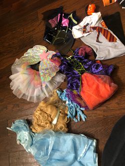 Girl Halloween costumes size small 3/5
