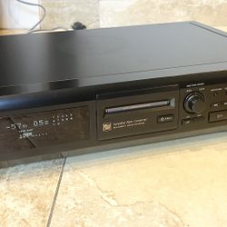 Sony Mini-Disc Player/Recorder + Digital/Analog In/outs