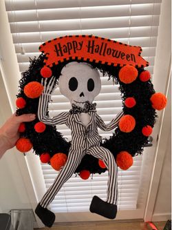 Halloween Skeleton Wreath