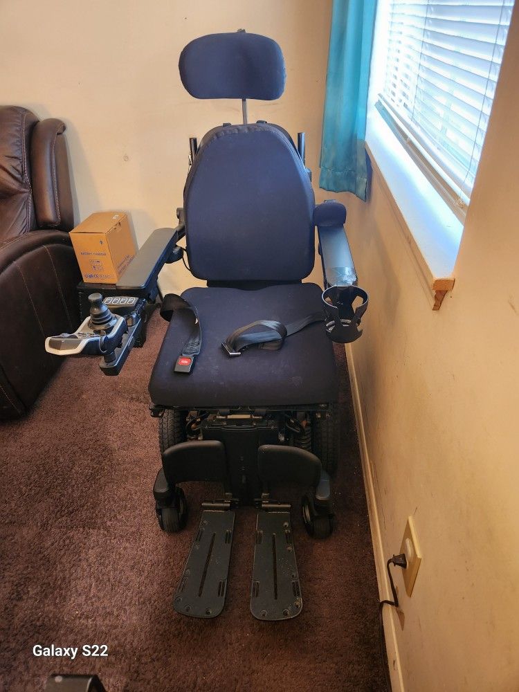 Electric Wheelchair