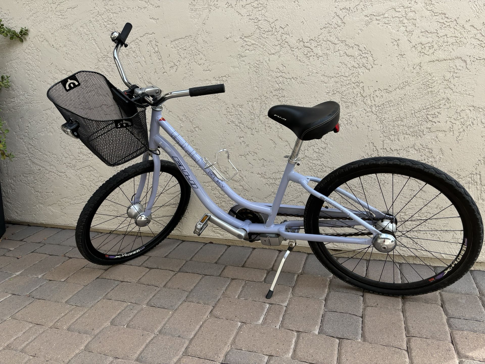 Ladies FUJI Cruiser Bike / Bicycle