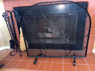 Wrought Iron Heart Fireplace Screen & Matching 4-piece Tool Companion Set