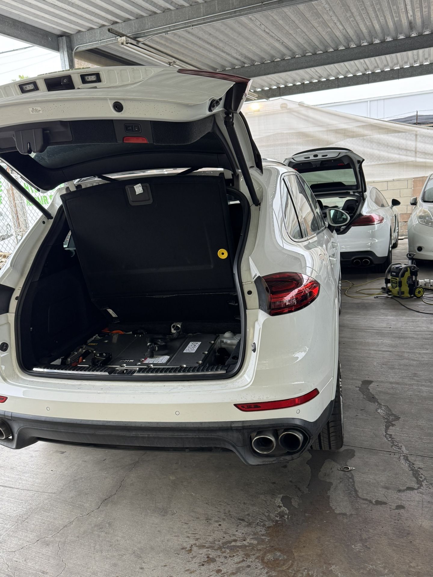 cayenne Plug in Fast charger - 2017- Li ion battery - new cells
