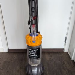 Dyson Multi floor Vacuum 