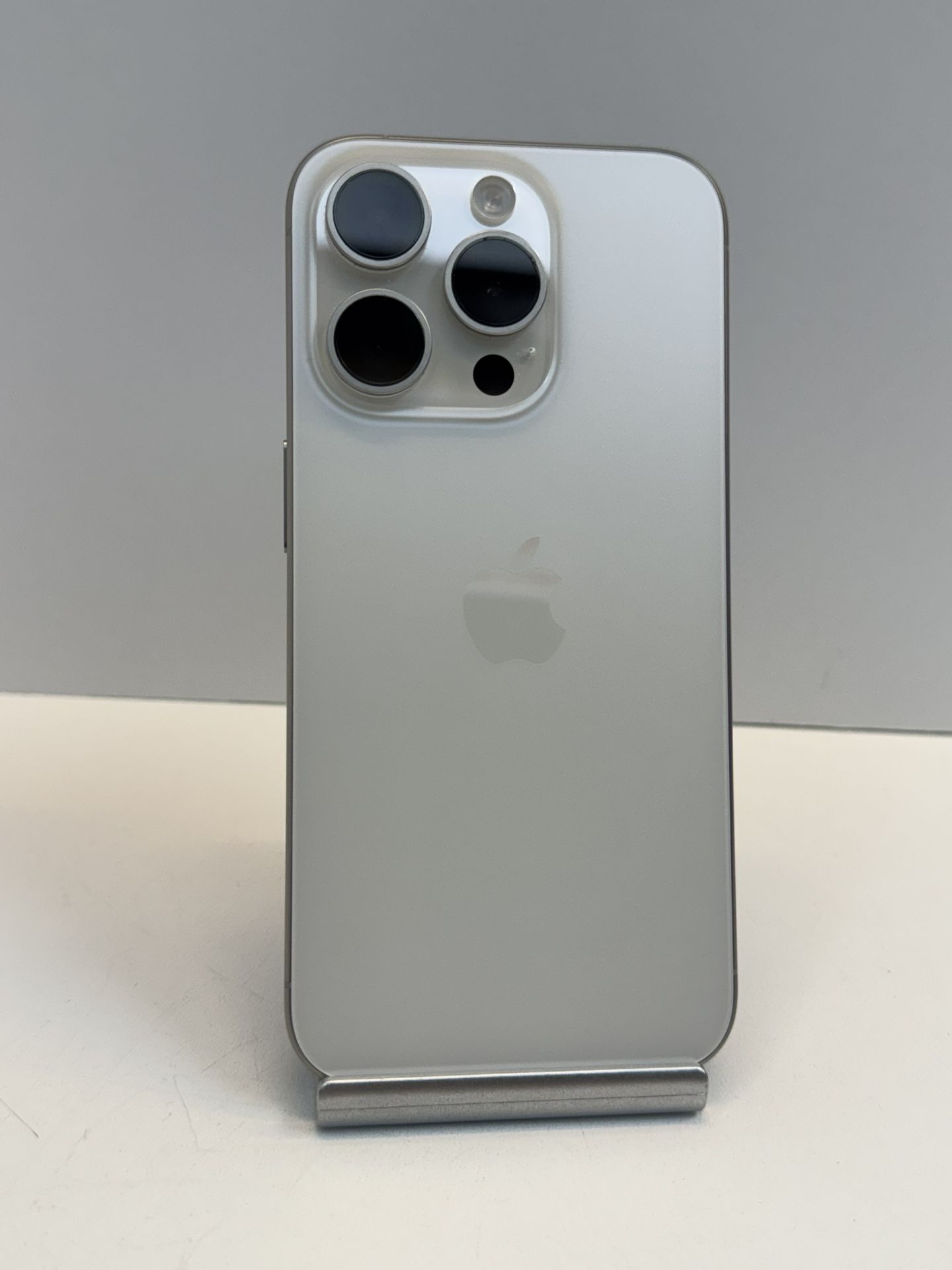 Apple iPhone 15 PRO 128gb. ( Unlocked Cellphone )