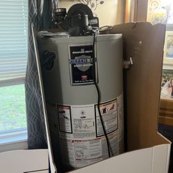 WATER HEATER - 40 Gallon, Power Vented Natural Gas-Bradford White