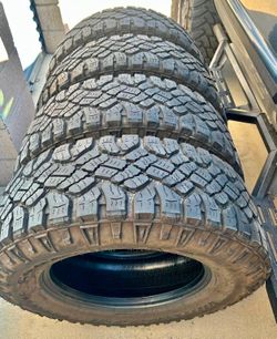 275/70/18 Goodyear Selling a set of 4 tires in excellent condition 🫡