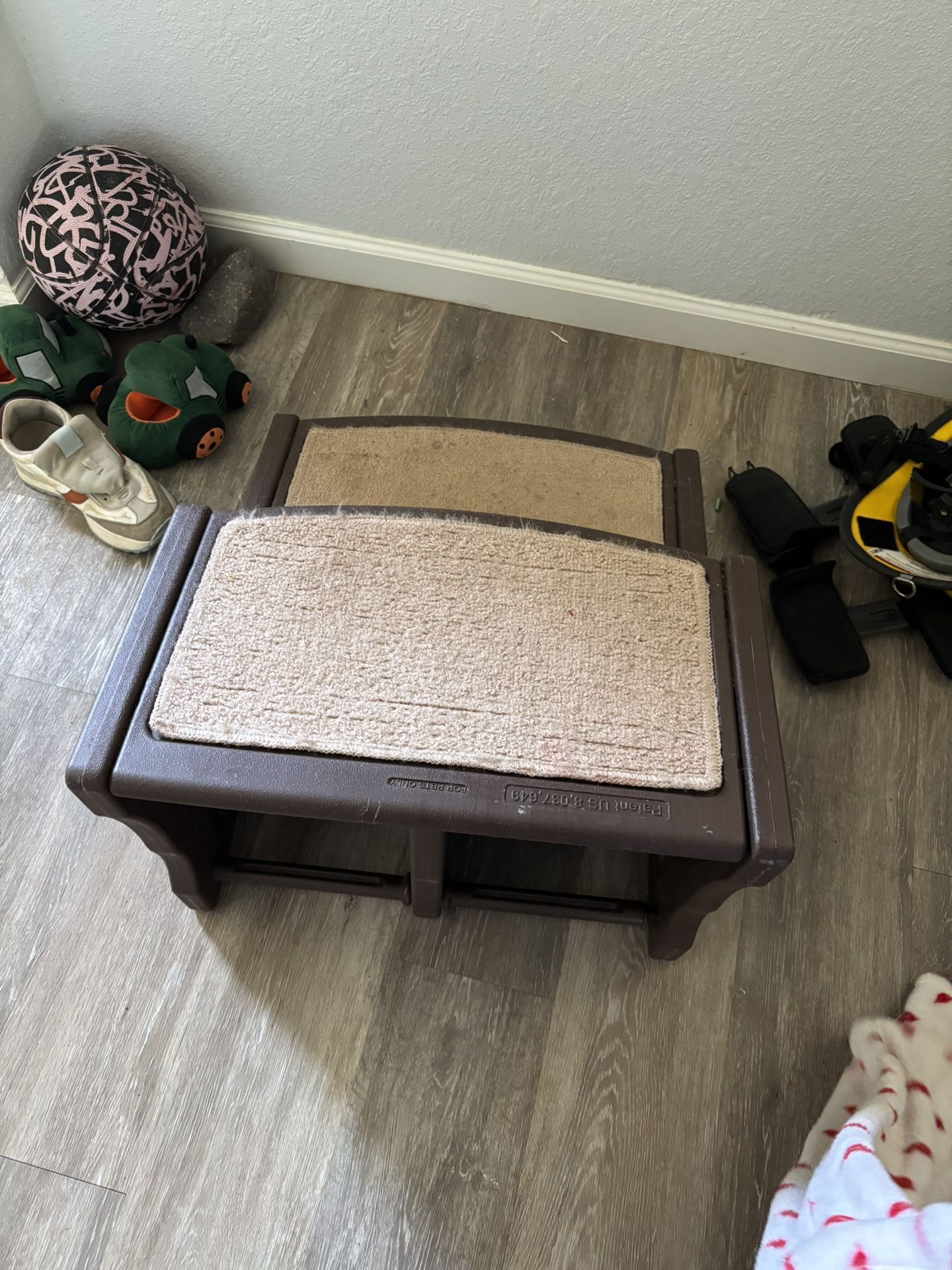 Pet Stairs/steps For Dogs Or Cat Or Whatever Per Under 200LB