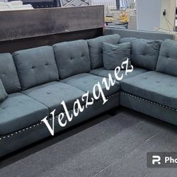 
✅️"2 pc ash black tweed like velvet fabric sectional sofa with chaise and nail head trim"