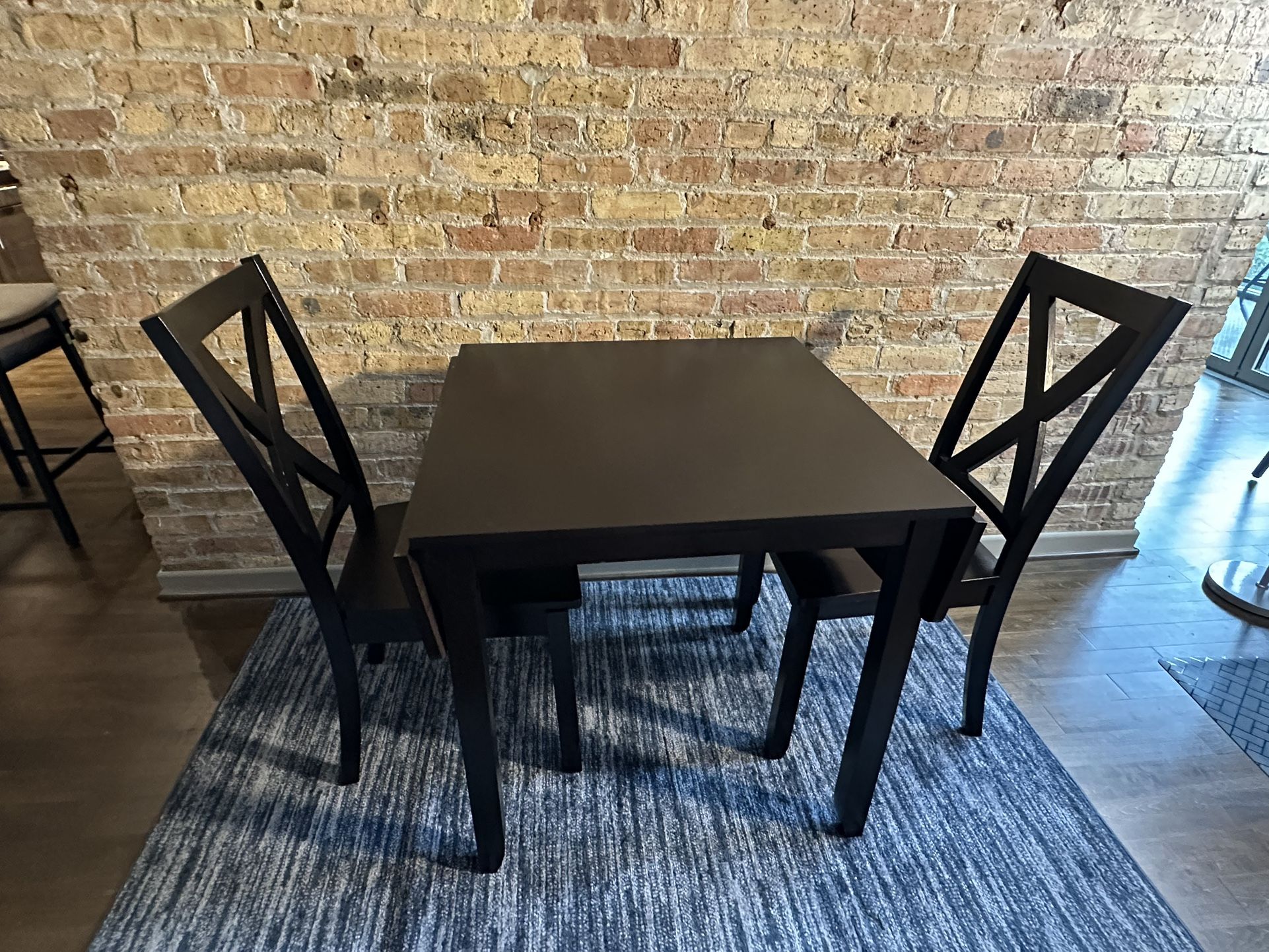 Table & Chairs