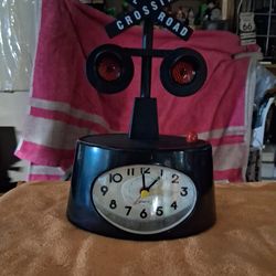 Vintage Alarm Clock  with R.R sounds an Flashing lights when Alarm is on. Very Rare....probaly the last 1 ...