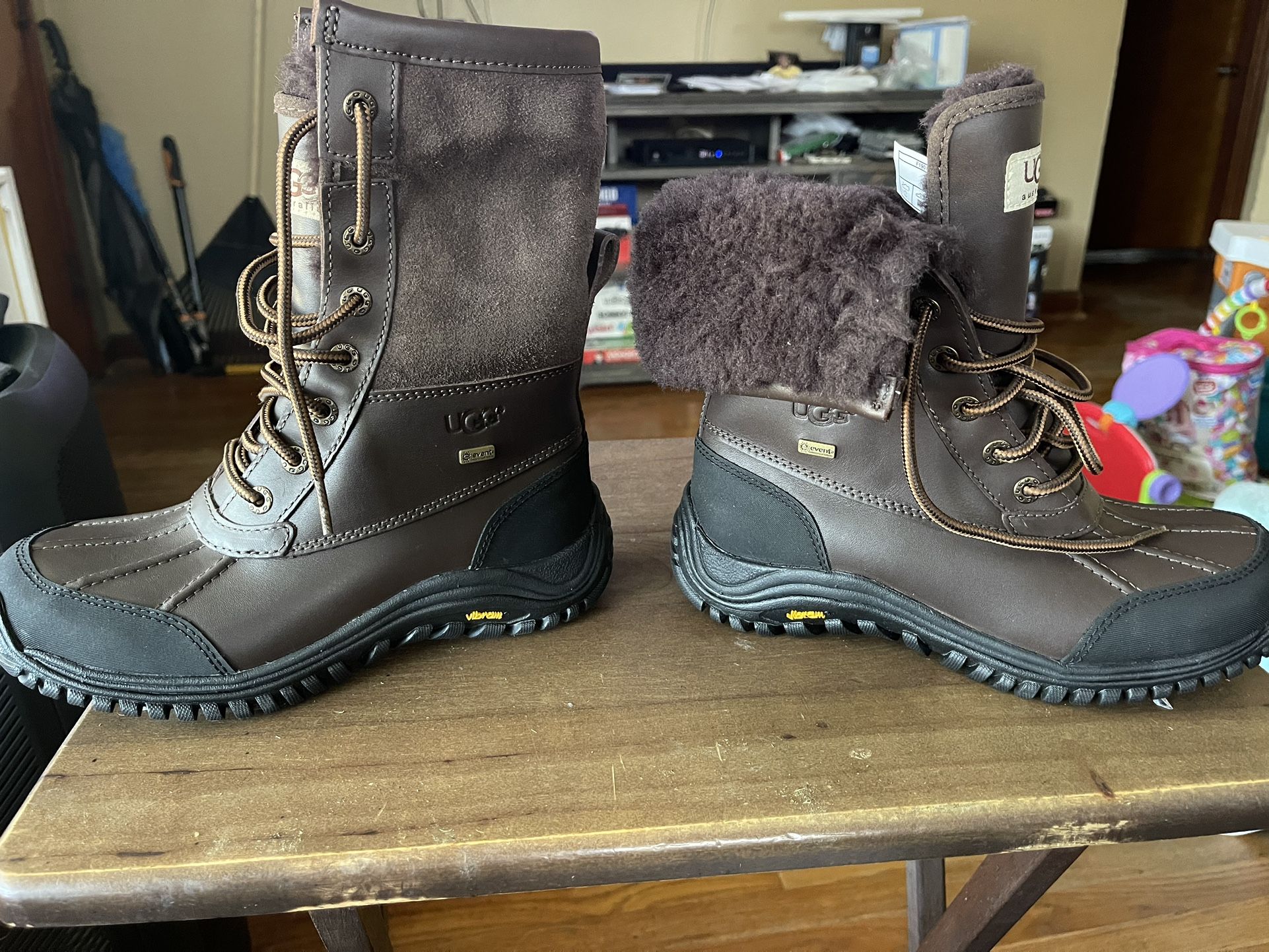 New Size 6 Women UGG Boots
