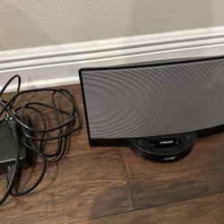 Bose SoundDock black With Bluetooth Adaptor!