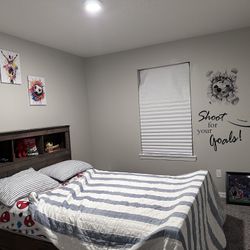 Full Bed For Sale Used Like Brand New 