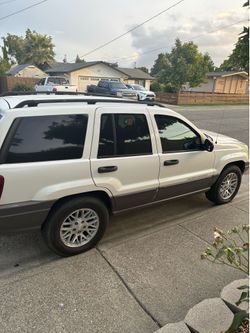 Super clean inside and out inline 6 4.0 jeep Cherokee low miles
