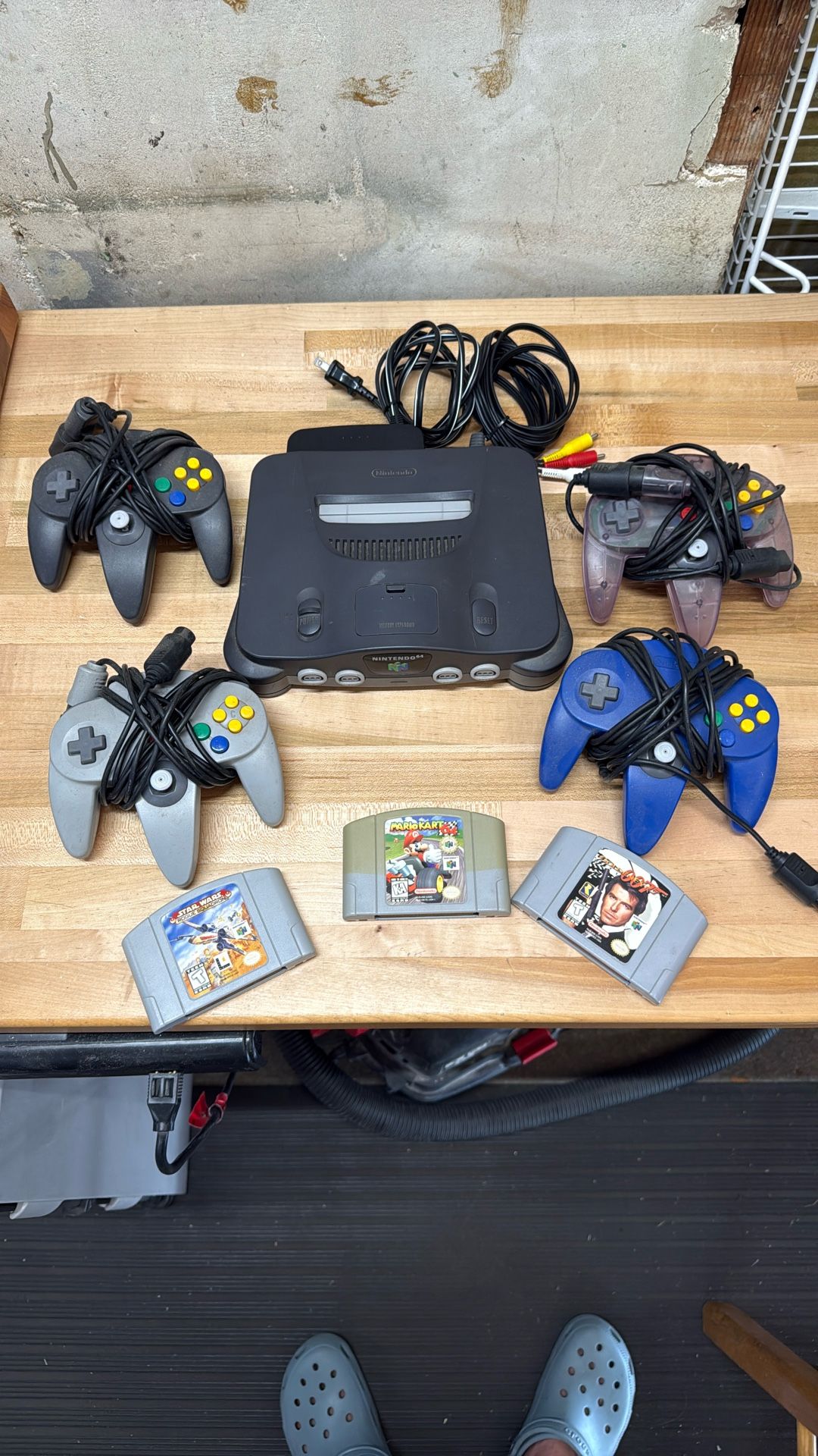 Nintendo N64 Console/Controllers/Games