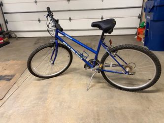 Womens Diamondback bicycle