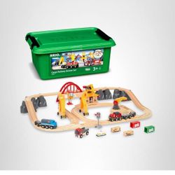 Brío World Cargo Railway Deluxe Wooden Track Train Set