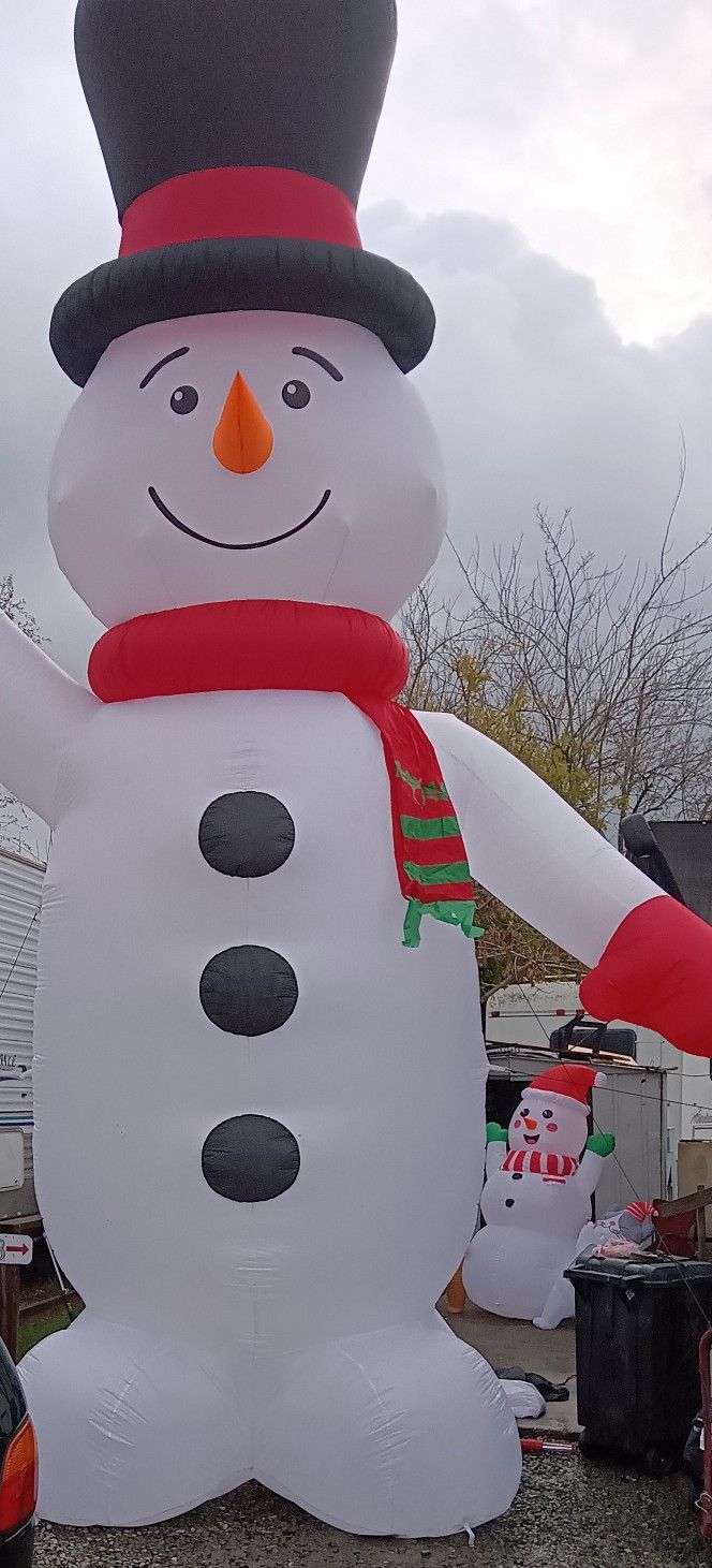 Inflatable Yard Decorations