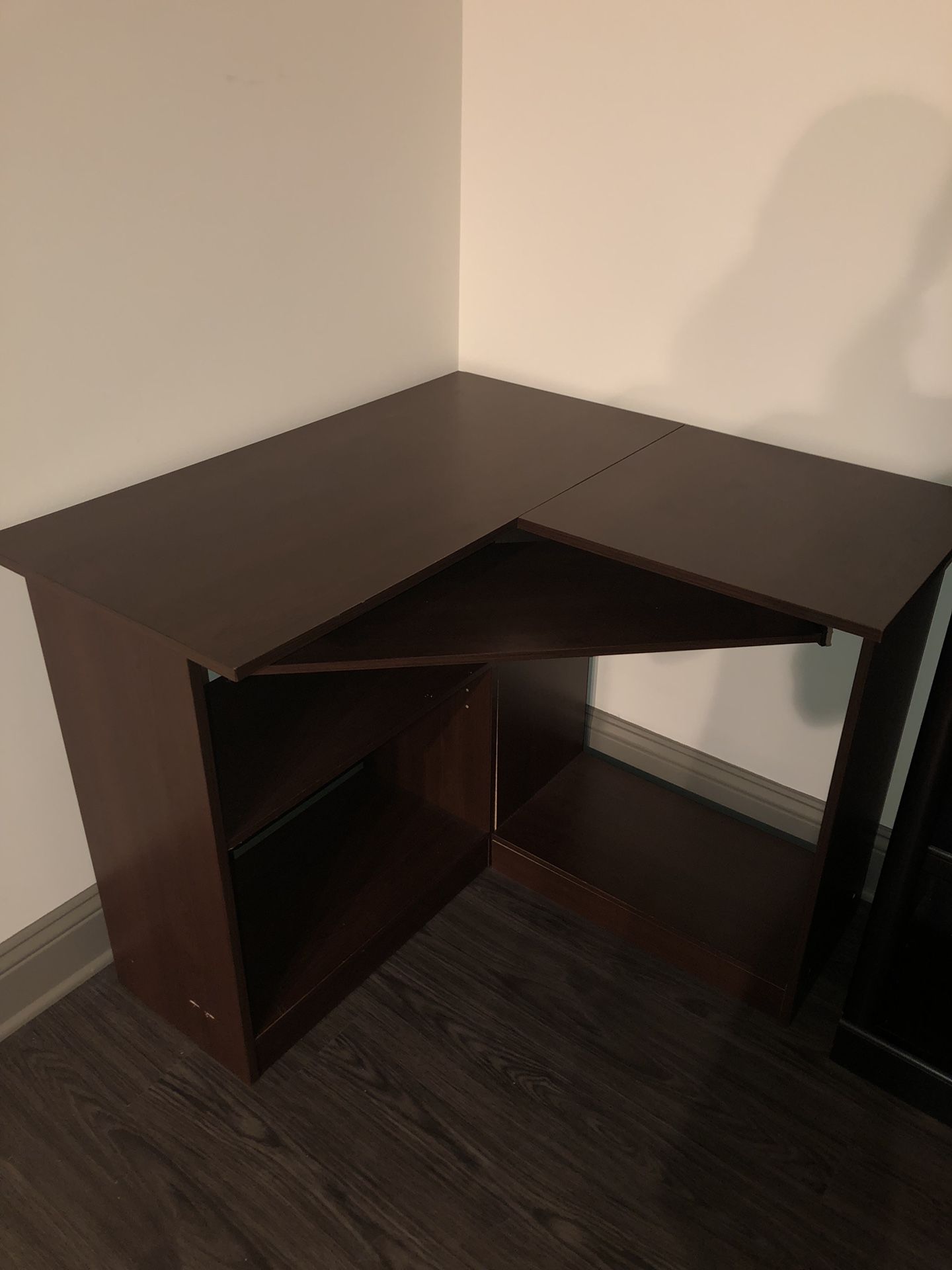 Corner Desk