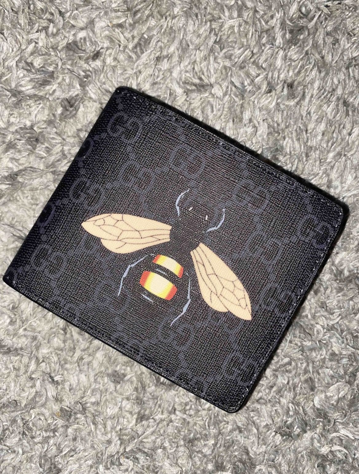 gucci bifold bee wallet