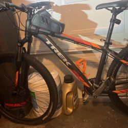 Trek Mountain Bike 