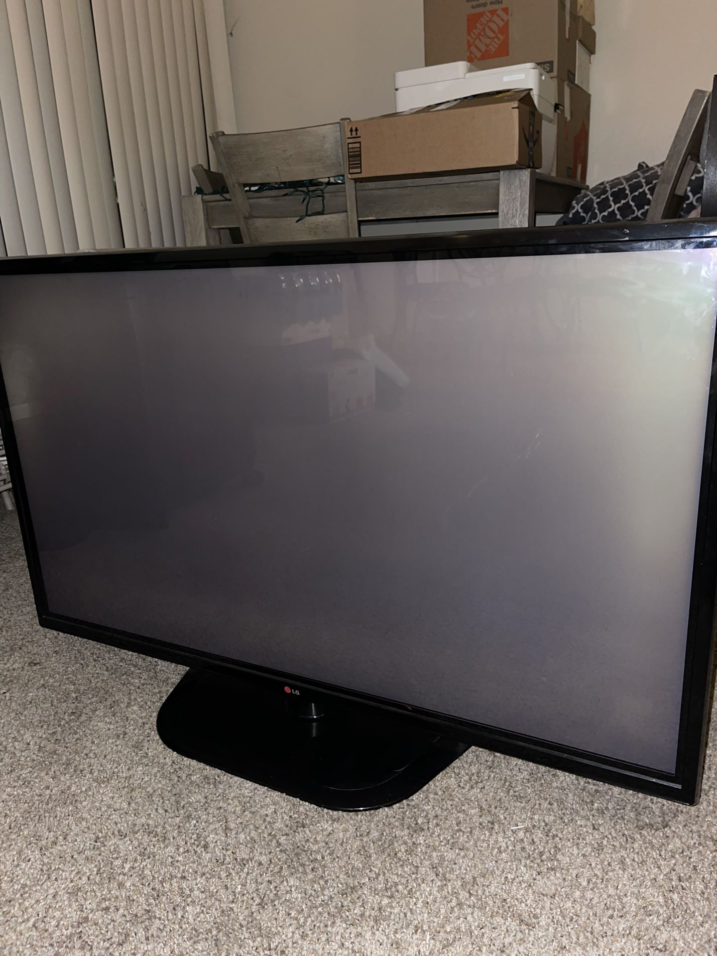 LG Tv 45’